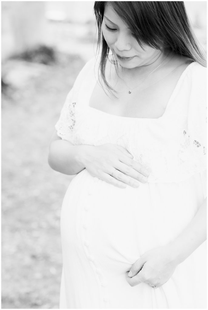 black and white photograph of expectant mother
