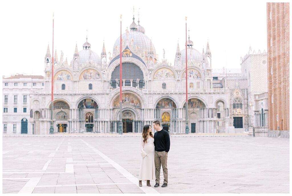 pregnant mother and husband 
in venice italy
