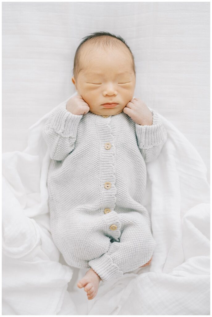 baby boy sleeping during his stuttgart newborn photography session