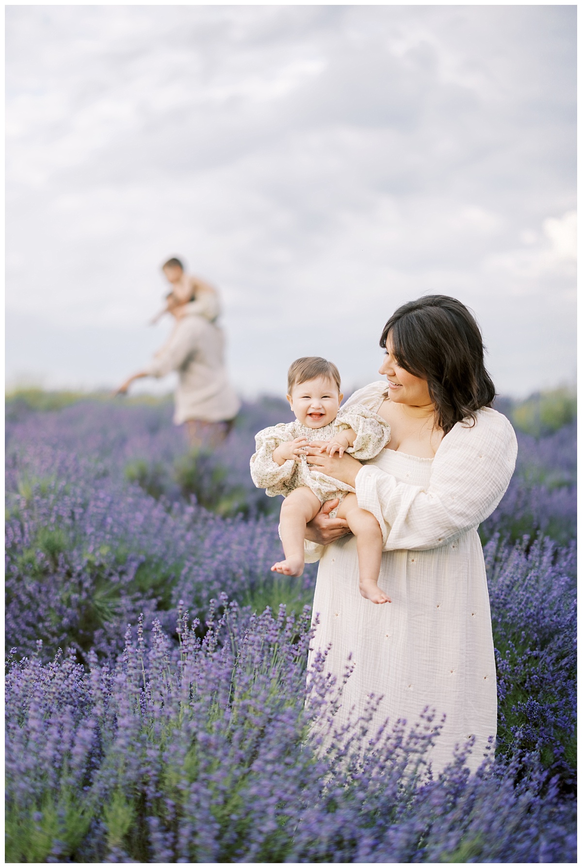 stuttgart family photographer shares images of a family in a lavender field